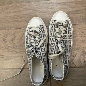Givenchy Monochrome Patterned Sneakers